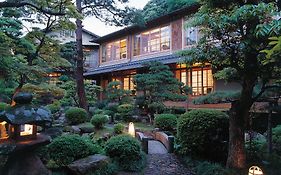 西村屋本館